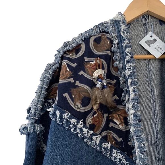Upcycled Levi’s Boho Western Denim Jacket Coastal Cowgirl Fringe Horseshoe Print - Picture 5 of 8